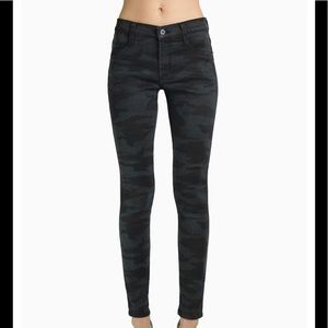 James Twiggy slip-on camo jean